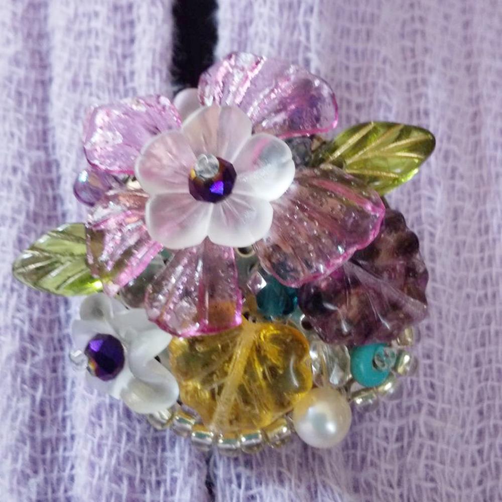 ドイツ製の大きな花をあしらった立体花ブローチ | 6枚目