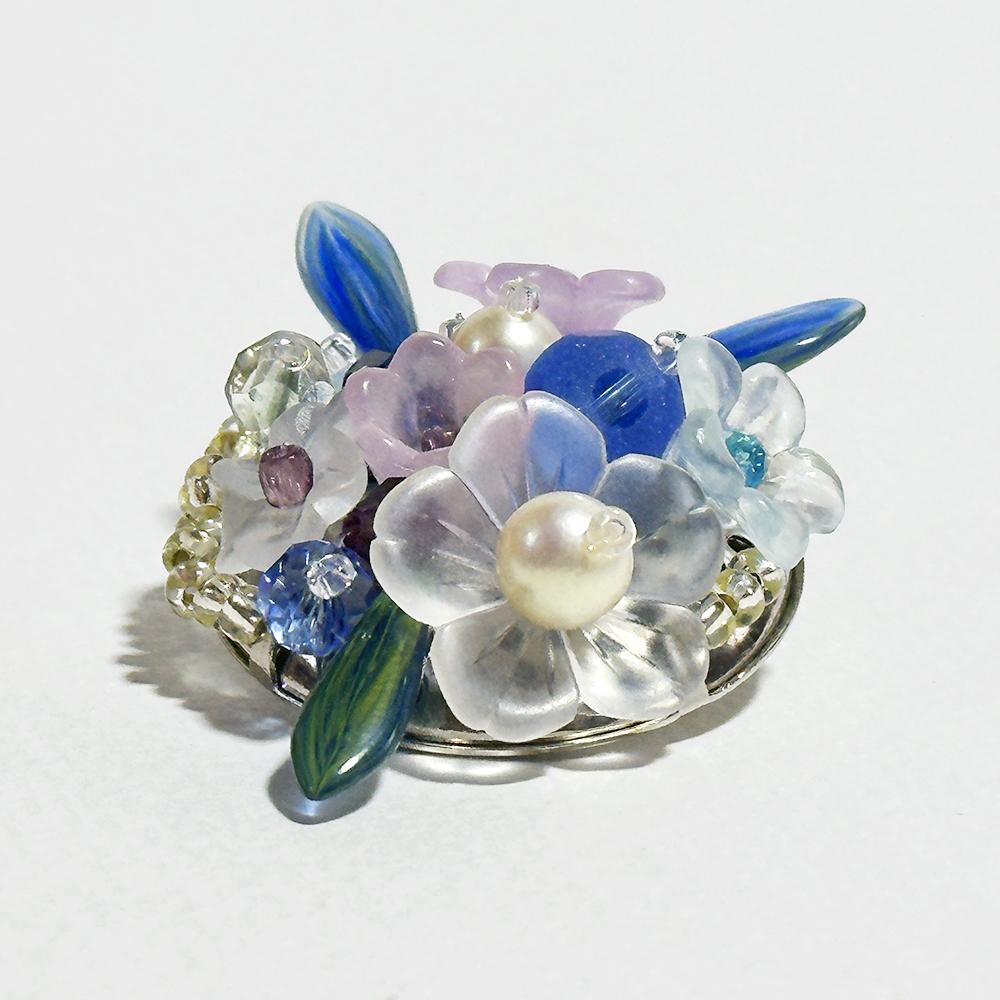 フォーマルやビジネスシーンにも合う立体花ブローチ | 3枚目