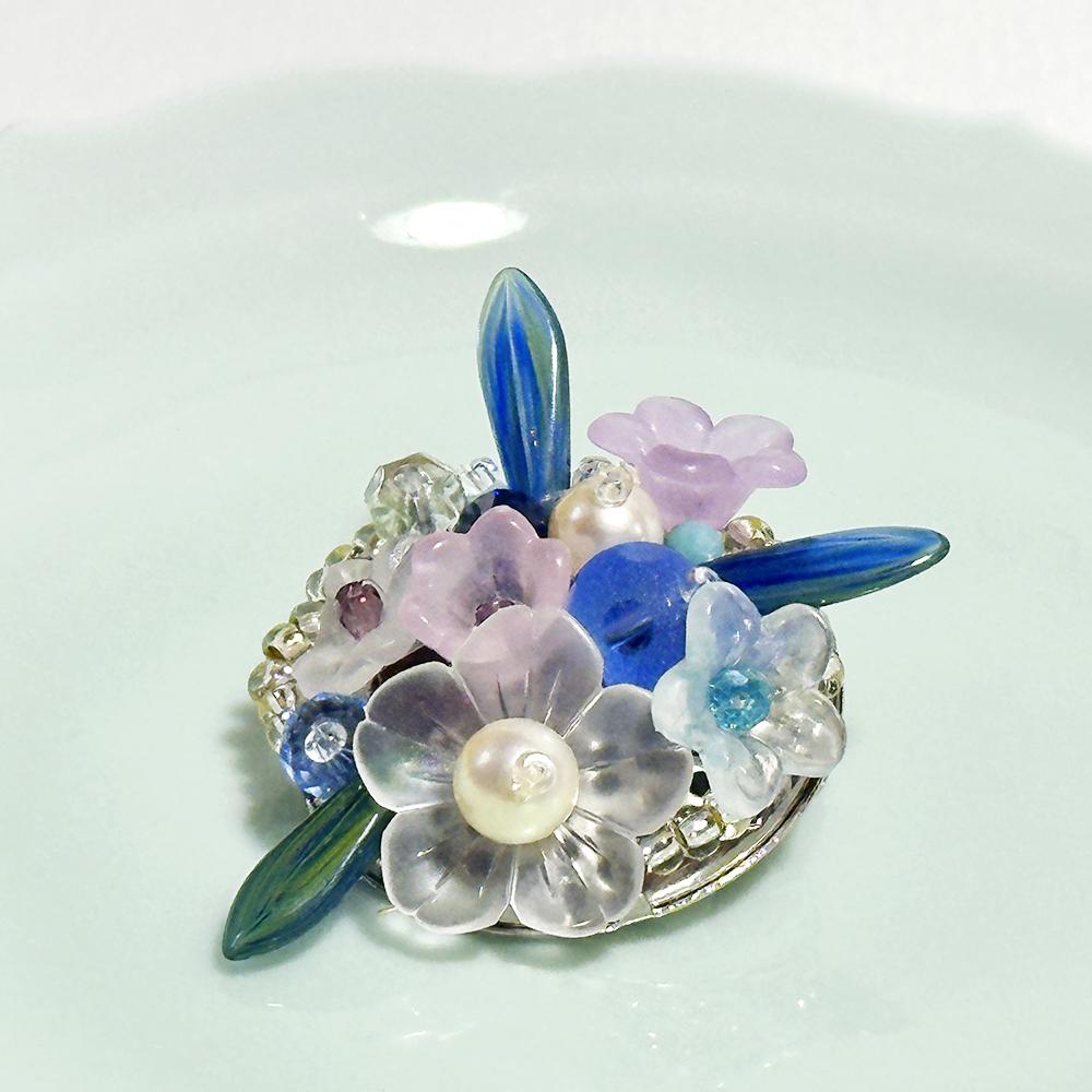 フォーマルやビジネスシーンにも合う立体花ブローチ | 5枚目