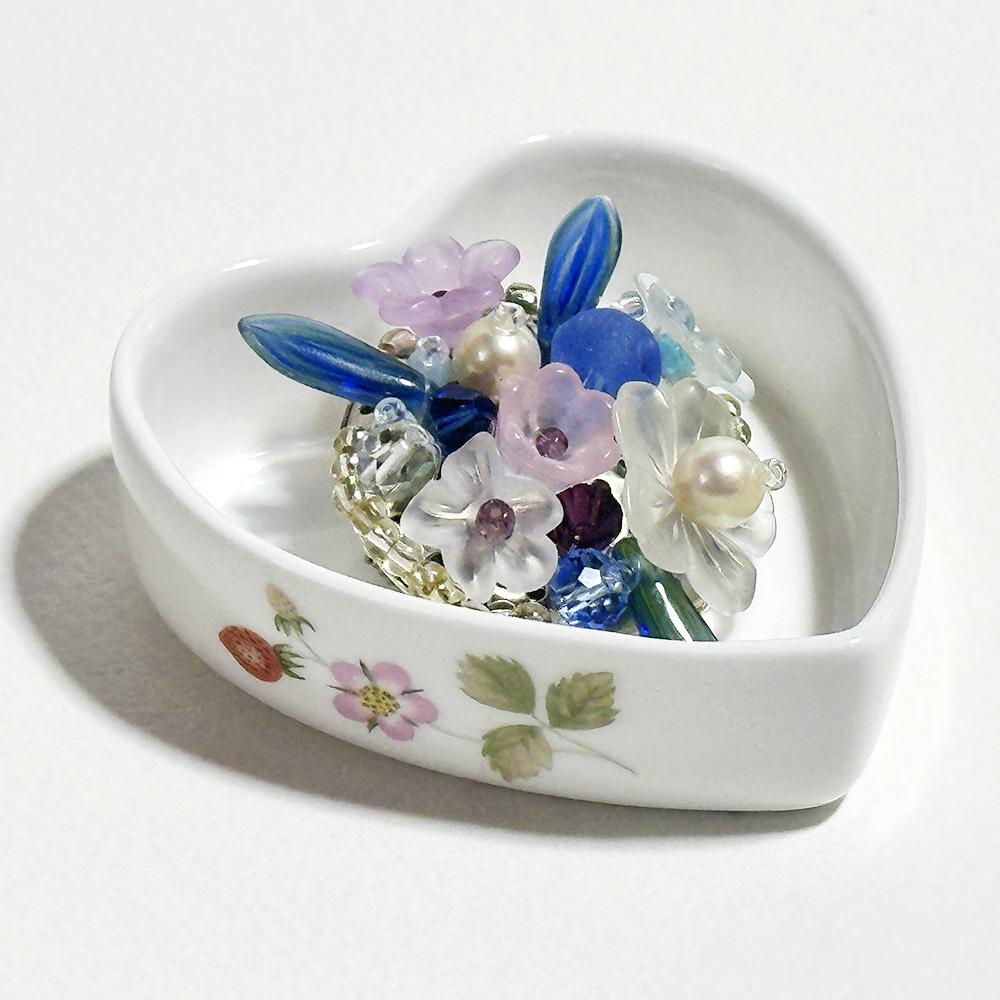 フォーマルやビジネスシーンにも合う立体花ブローチ | 9枚目