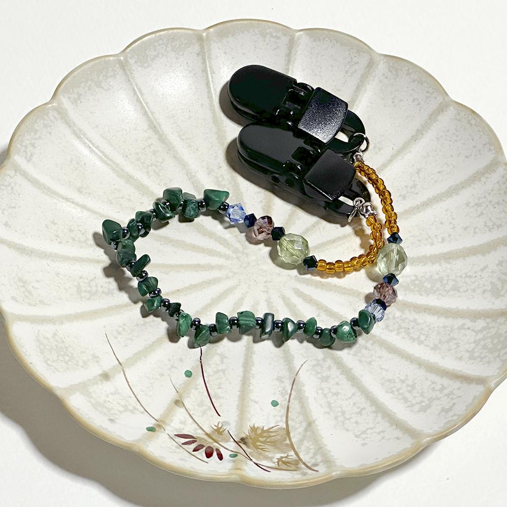 天然石の孔雀石とビーズの帽子クリップ　（ハットクリップ／帽子ストラップ） | 3枚目