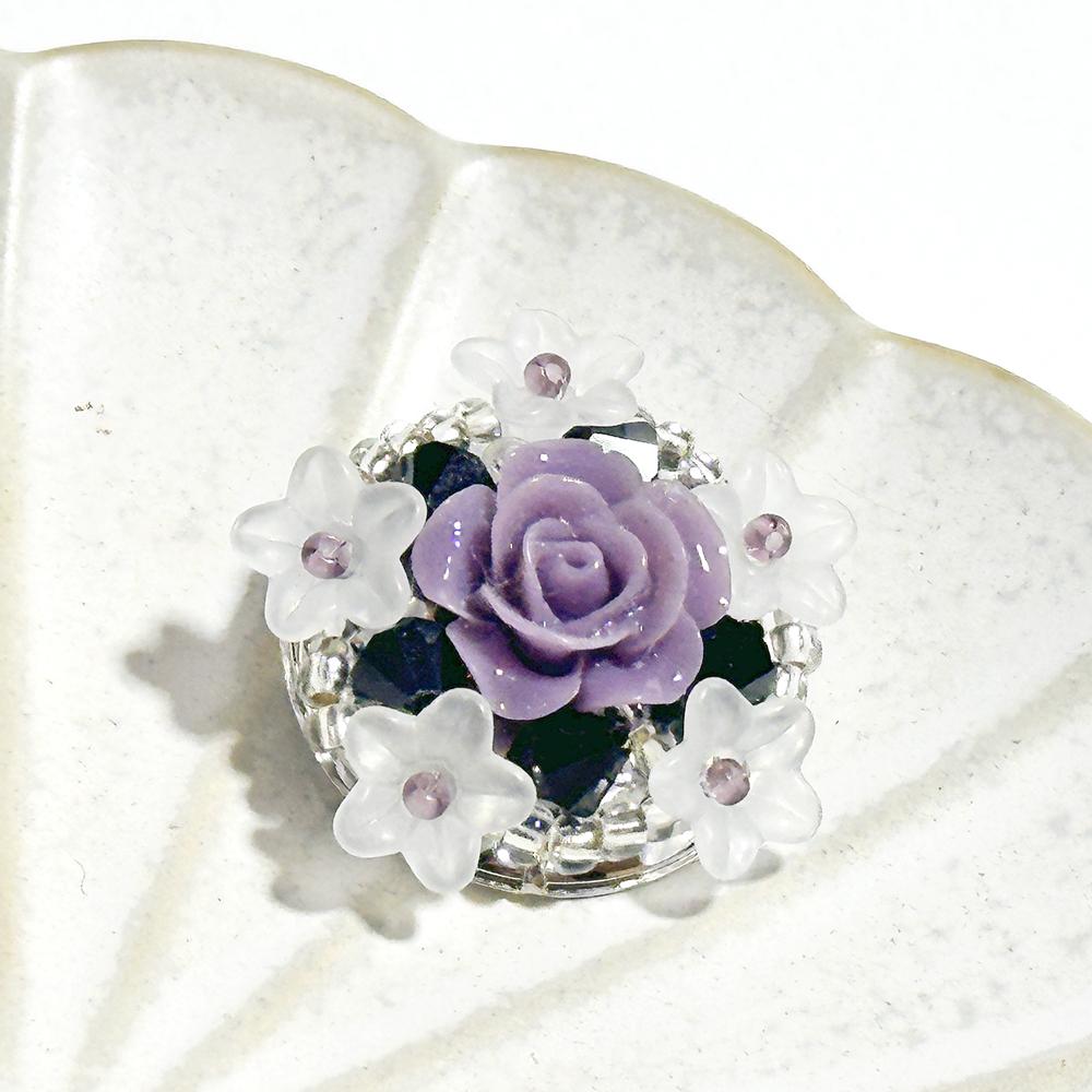 爽やかな色合いでフォーマルやビジネスシーンにも合う立体花ブローチ | 2枚目