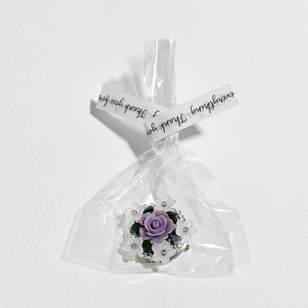 爽やかな色合いでフォーマルやビジネスシーンにも合う立体花ブローチ | 7枚目