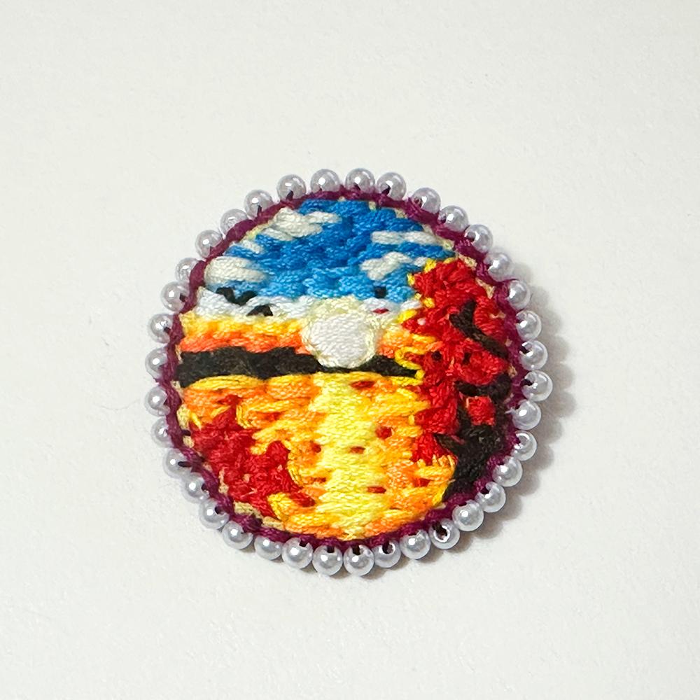 夕焼けと水辺と空のアート刺繍ブローチ　（紅葉／海／水面／川／太陽／パール） | 9枚目
