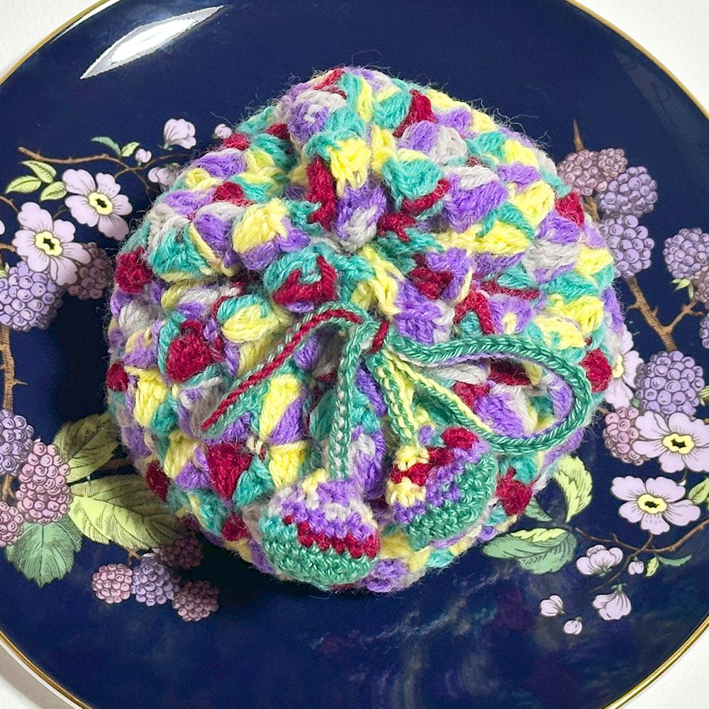 寒色系カラフルな手編みのポーチ　（毛糸ポーチ／かぎ編み／大人可愛い） | 9枚目