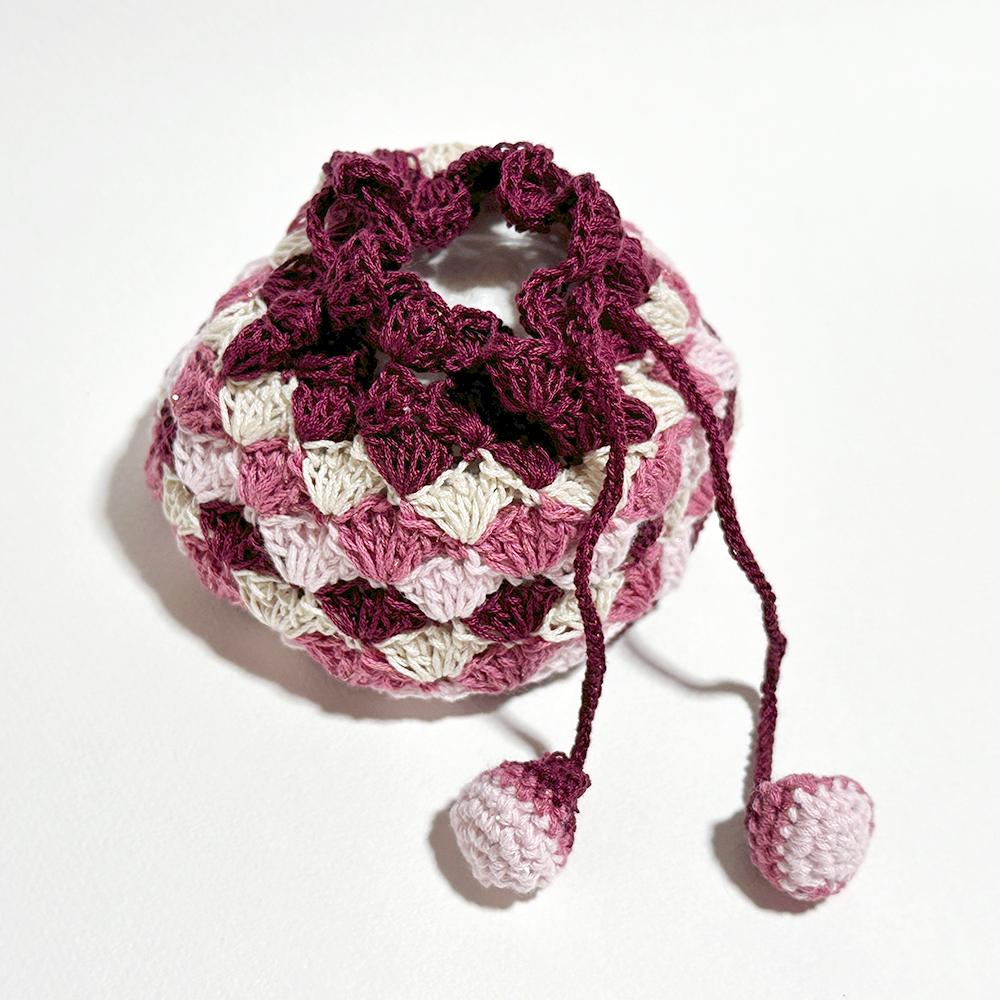 赤系でまとめた手編みのポーチ　（毛糸ポーチ／かぎ編み／大人可愛い） | 5枚目