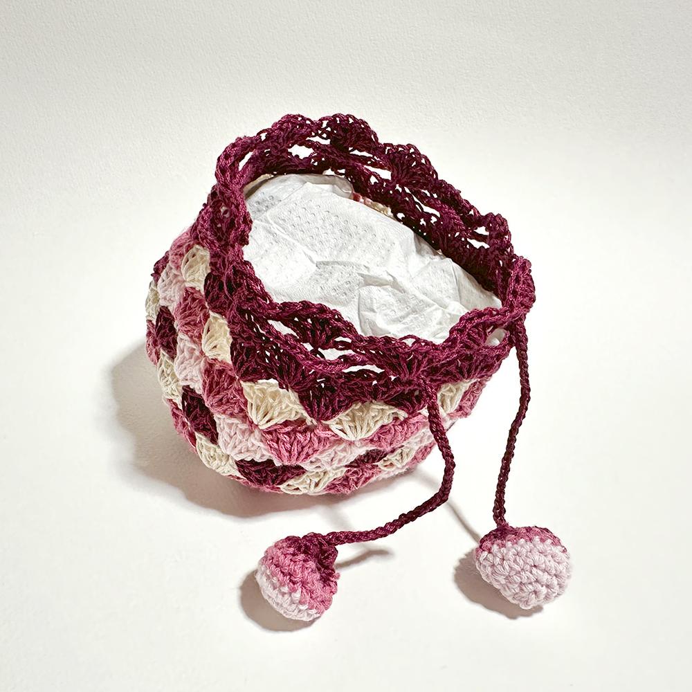 赤系でまとめた手編みのポーチ　（毛糸ポーチ／かぎ編み／大人可愛い） | 6枚目