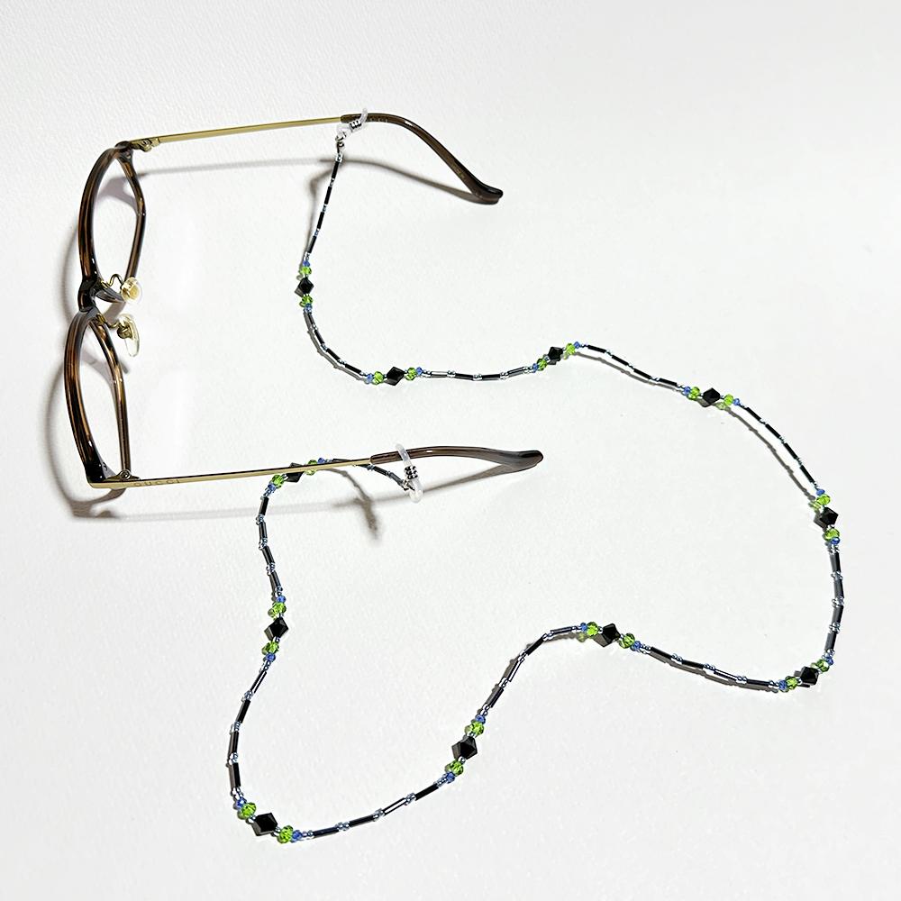 メタリックブラックと寒色カラーの大人眼鏡チェーン　（ビーズアクセサリー／眼鏡ストラップ／サングラスアクセサリー） | 2枚目