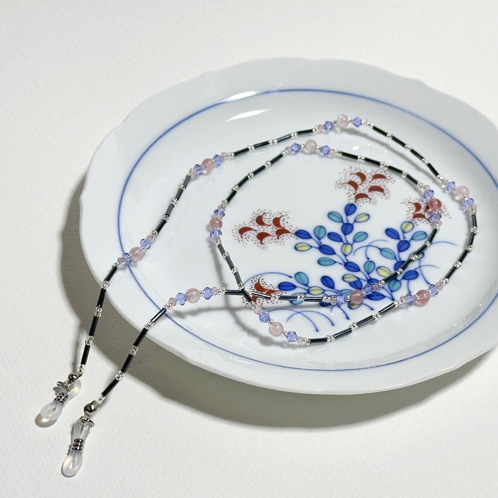 差し色のピンクが大人可愛い眼鏡チェーン　（ビーズアクセサリー／眼鏡ストラップ／サングラスアクセサリー） | 3枚目