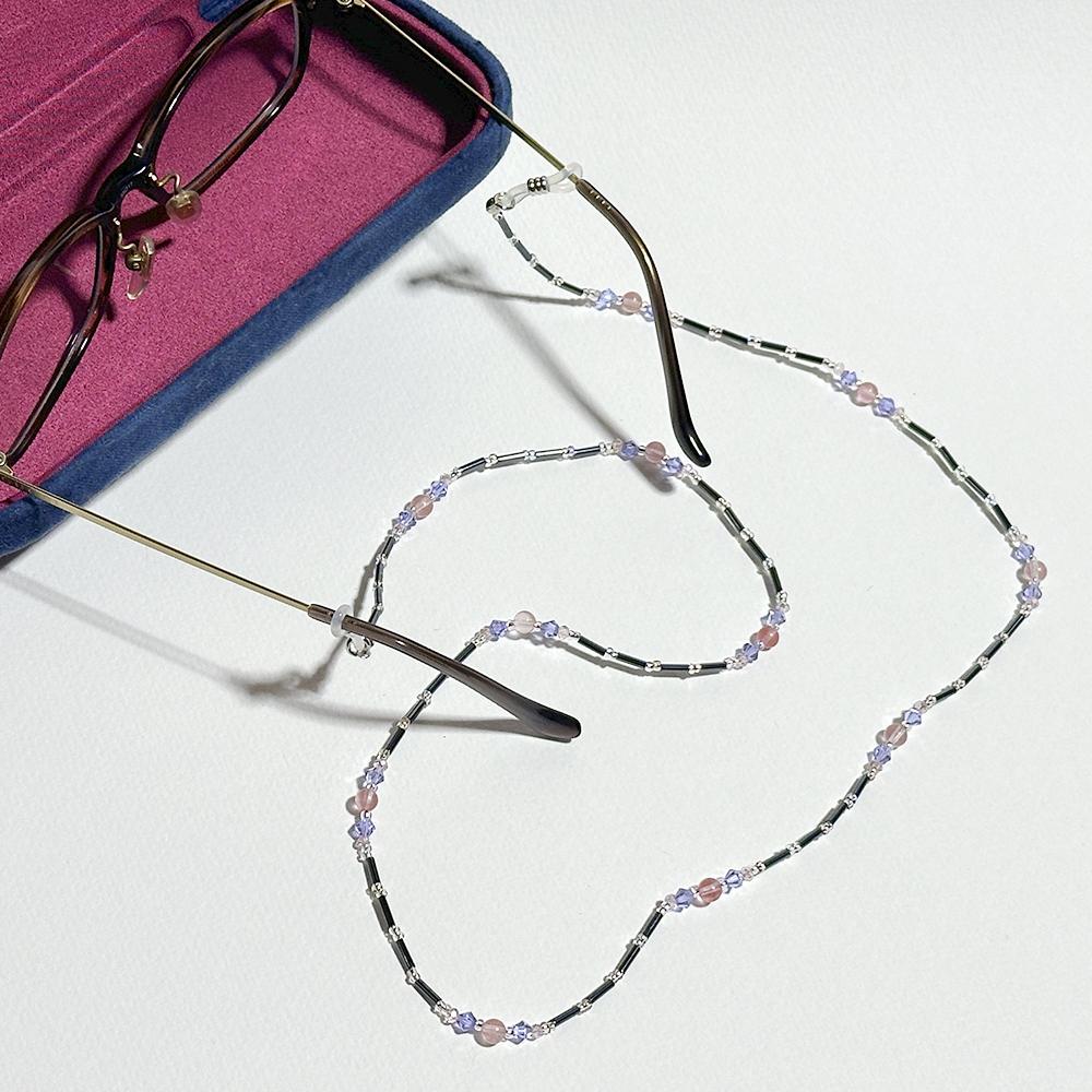 差し色のピンクが大人可愛い眼鏡チェーン　（ビーズアクセサリー／眼鏡ストラップ／サングラスアクセサリー） | 7枚目