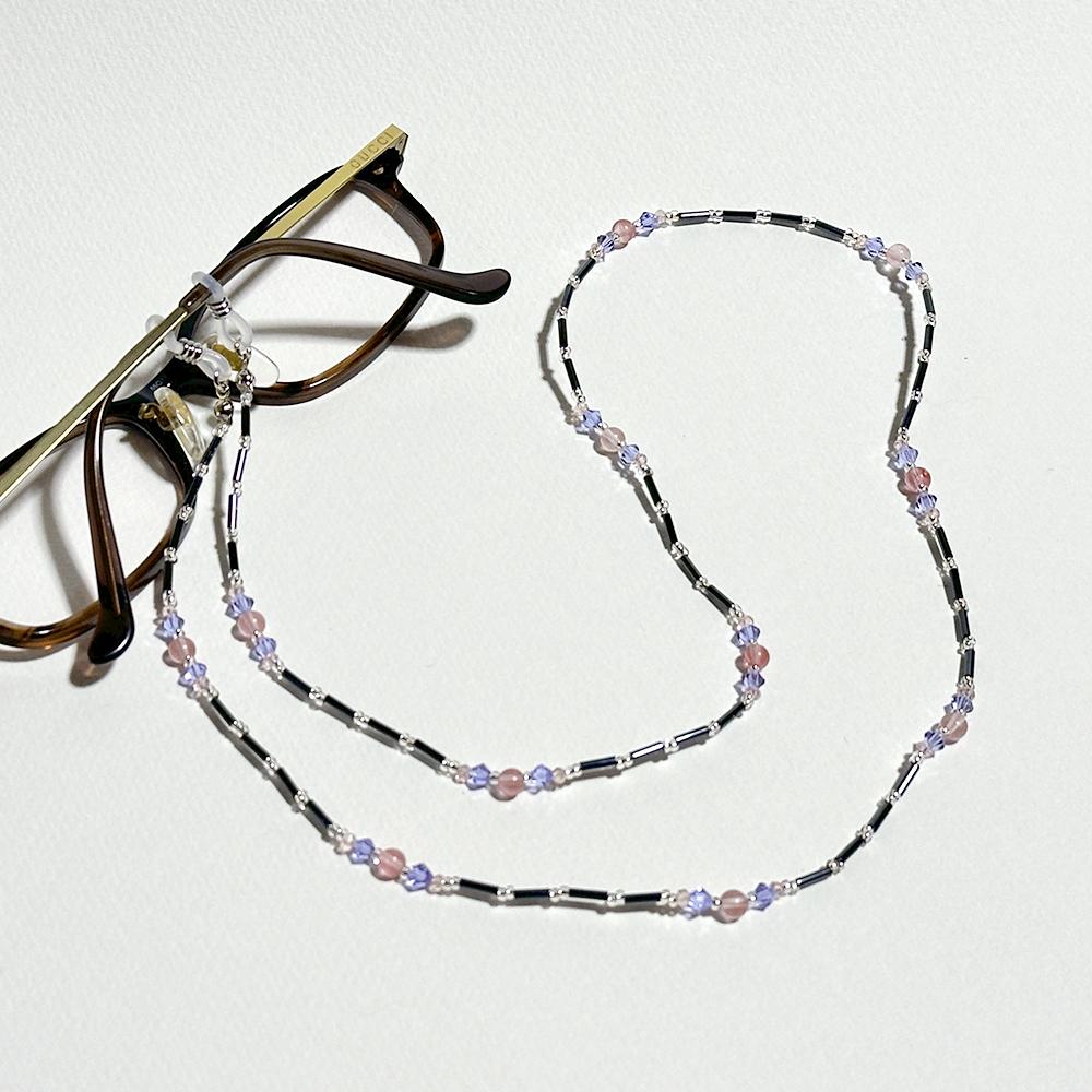 差し色のピンクが大人可愛い眼鏡チェーン　（ビーズアクセサリー／眼鏡ストラップ／サングラスアクセサリー） | 8枚目