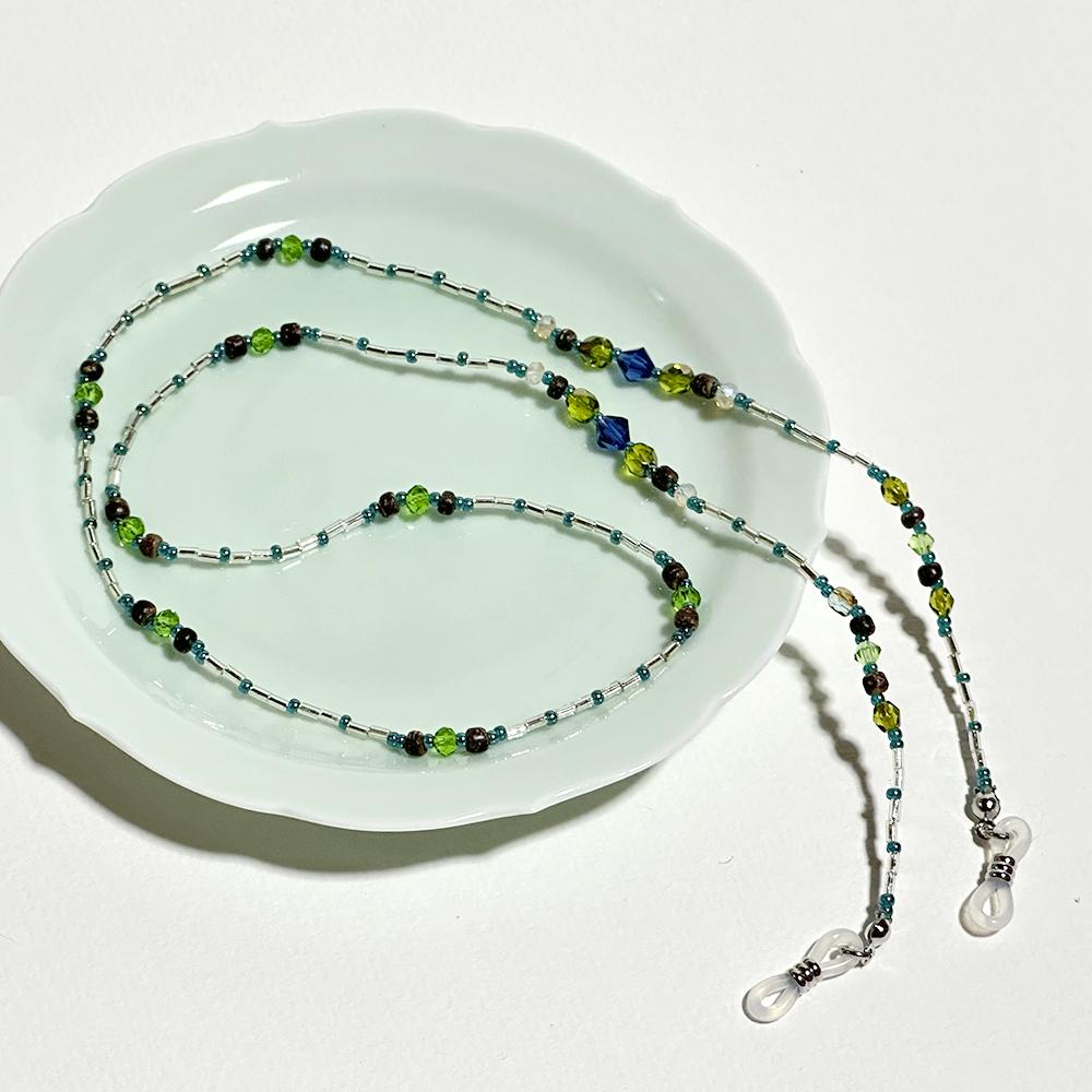 クリア＆緑が爽やかな眼鏡チェーン　（ビーズアクセサリー／眼鏡ストラップ／サングラスアクセサリー） | 3枚目